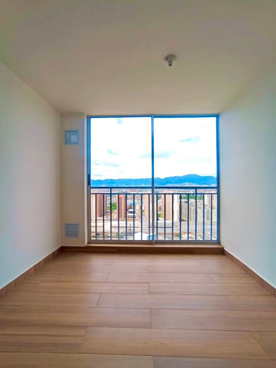 Madelena2-2701raquelarriendo – 1. Apartamento en Madelena