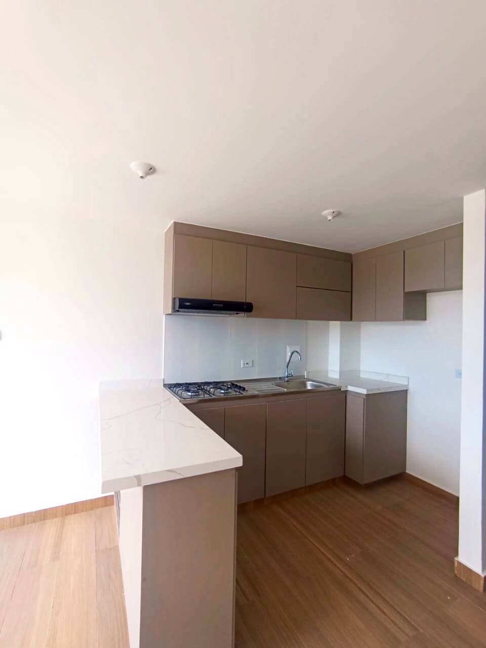 Madelena2-2701raquelarriendo – 3. Apartamento en Madelena