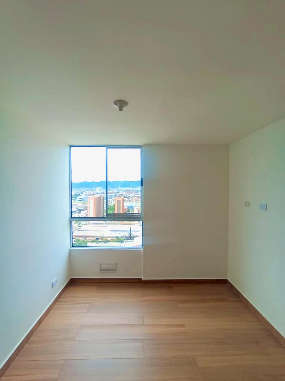 Madelena2-2701raquelarriendo – 7. Apartamento en Madelena