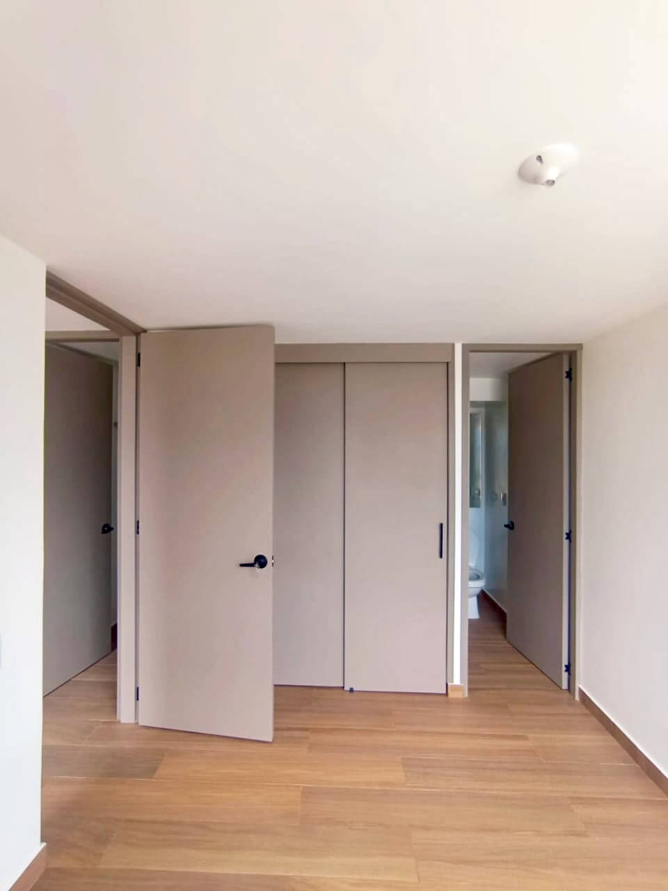 Madelena2-2701raquelarriendo – 8. Apartamento en Madelena
